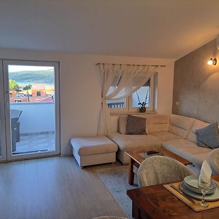 Apartman Lucia Posedarje Eksteriør bilde